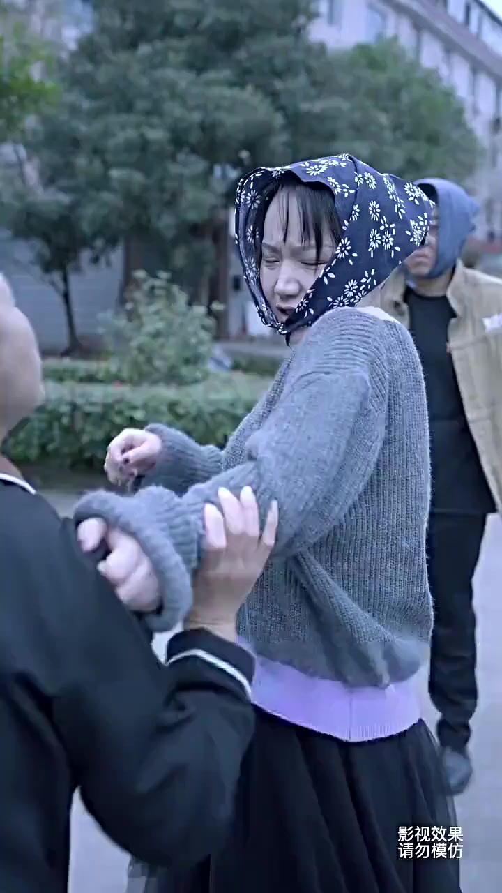 086