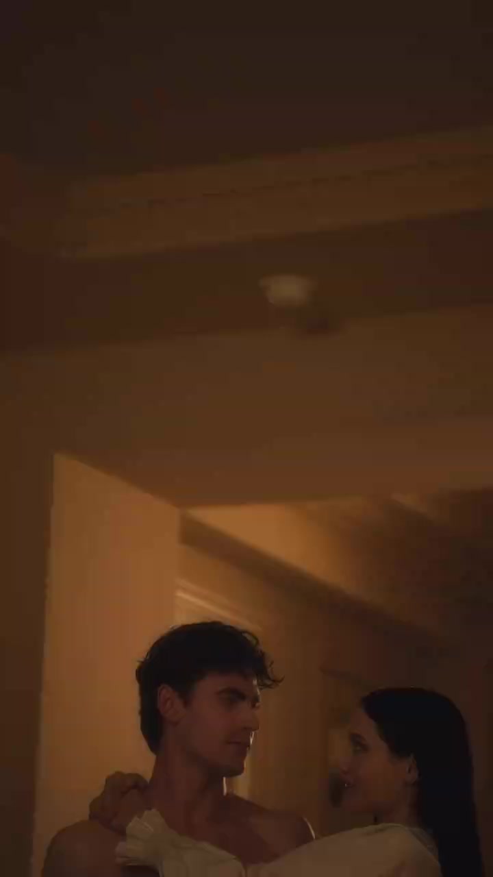 048