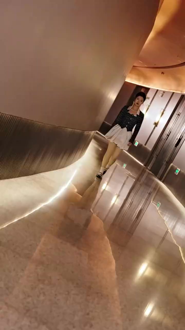 052