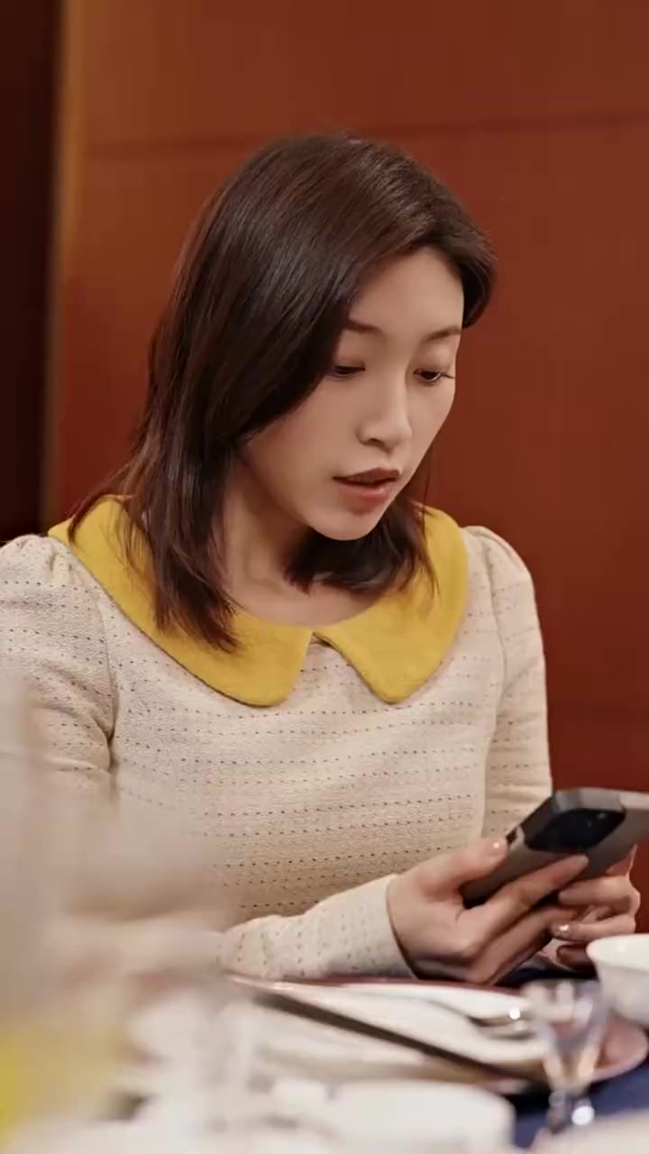 043