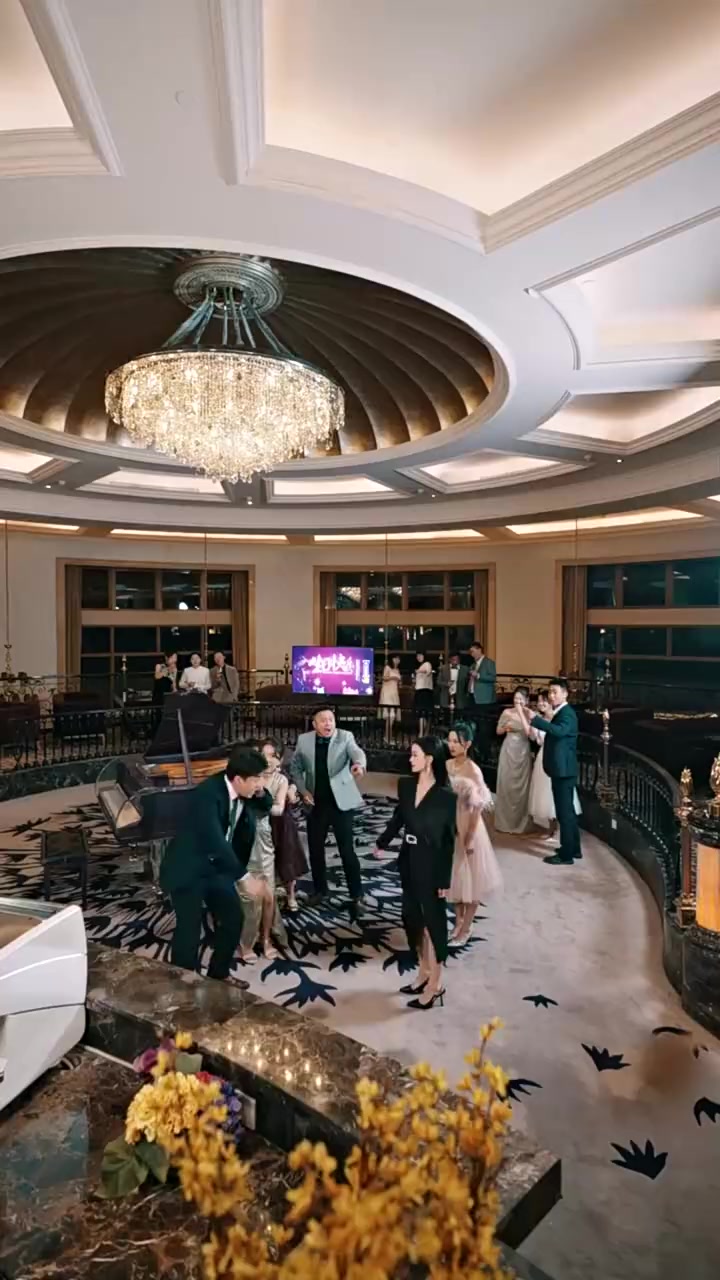 073