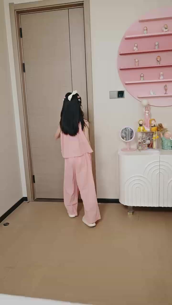 046