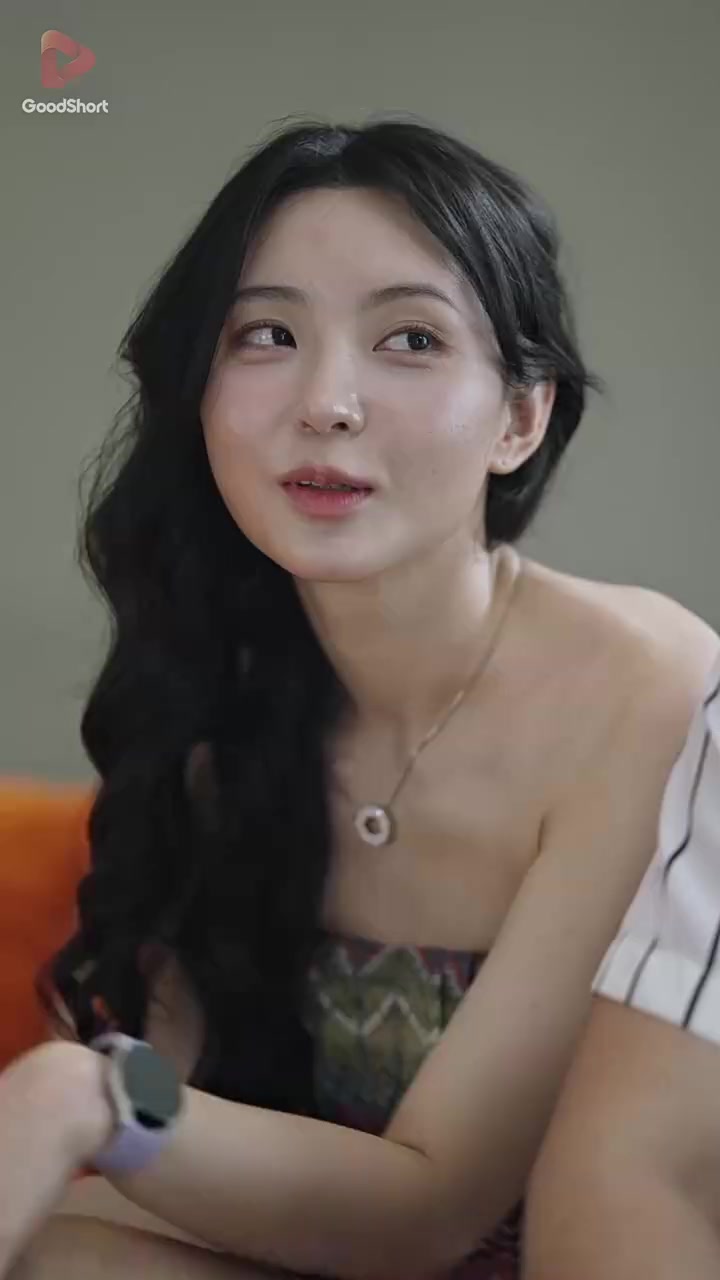 Erotik qiz bilan jinsiy aloqada bolgan erkak