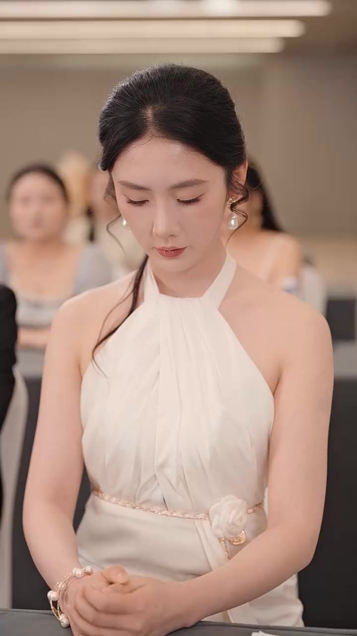 K. Ogawa 小川馨生　芽吹く林　四季を描く人気作家　ダークブラウン額 セット | 空穏 KUON