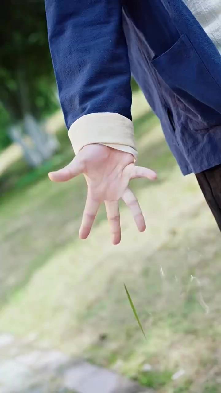 005
